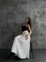 pliseli deri görünümlü uzun etek asm450 beyaz 2